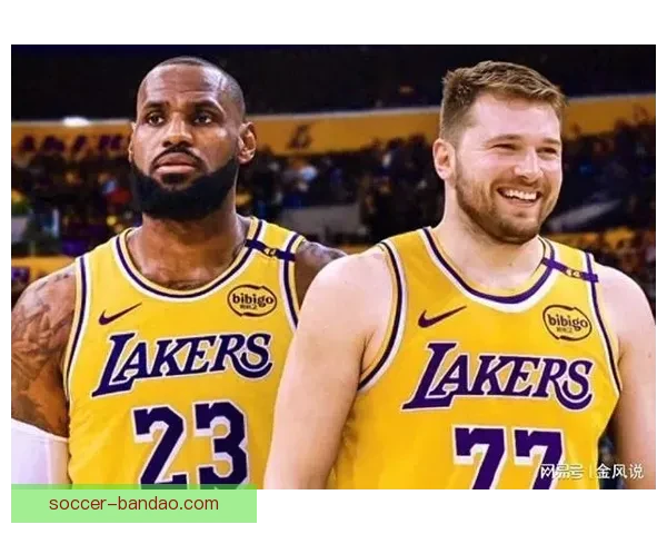 詹姆斯独占多个历史第一 湖人球员打高尔夫合影东契奇靠边站